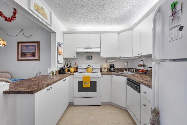 Pine Ridge South 4, 439 Pine Glen Ln #D-2, Greenacres, Florida 33463, image 2