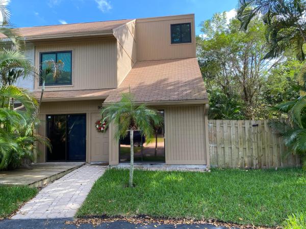 Place In The Woods At Pine Cone Estates, 9043 Green Meadows Way, Palm Beach Gardens, Florida 33418, image 2
