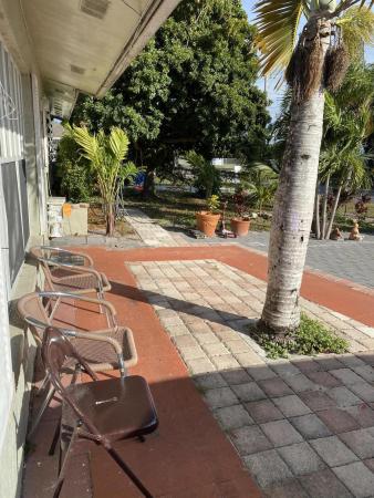 Park Manor, 690 W 34th St, Riviera Beach, Florida 33404, image 2
