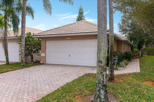 Palm Beach Bath & Tennis, 5211 Grande Palm Cir, Delray Beach, Florida 33484, image 1