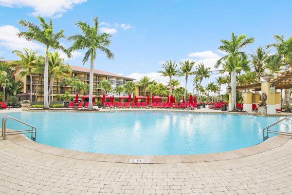 Golf Villas, 422 Brackenwood Ln, Palm Beach Gardens, Florida 33418, image 2
