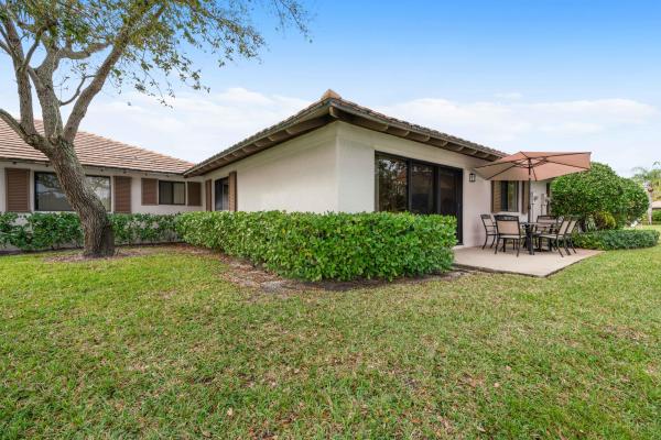 Club Cottages, 126 Club Dr, Palm Beach Gardens, Florida 33418, image 1