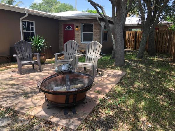 Decarie, 311 De Carie St, Delray Beach, Florida 33444, image 1