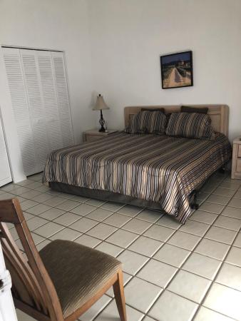 Sugar Pond Manor, 1507 NW Hawthorne Pl, Wellington, Florida 33414, image 3
