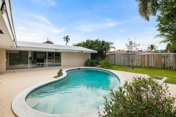 Royal Oaks Hills, 825 W Royal Palm Rd, Boca Raton, Florida 33486, image 1