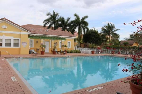 Shoma Townhomes At Royal Palm Beach, 3909 Shoma Dr, Royal Palm Beach, Florida 33414, image 2