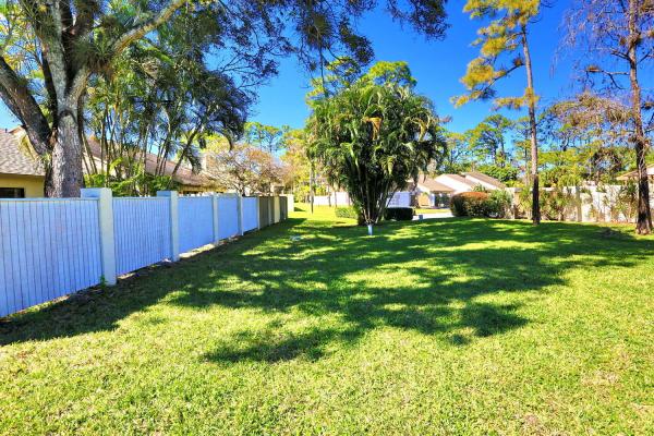 Hidden Pines Of Wellington, 292 Wood Dale Dr, Wellington, Florida 33414, image 2