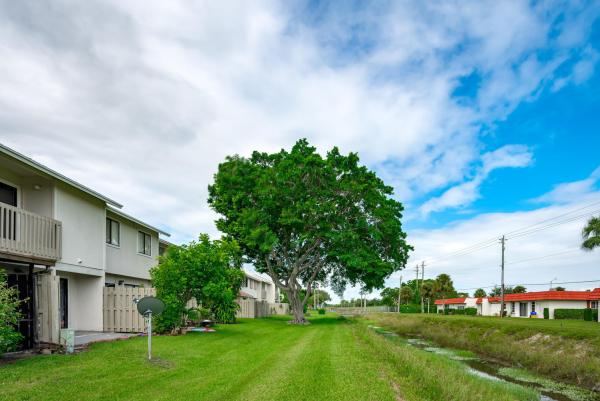 Canalakes, 6002 Channel Dr, Greenacres, Florida 33463, image 3