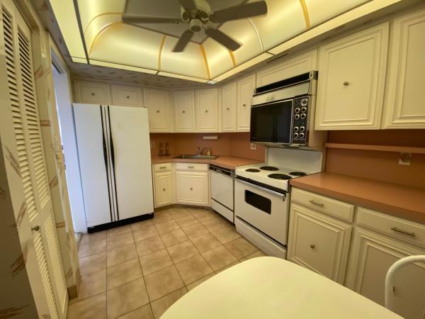 Jefferson Tower, 2425 Presidential Way #1706, West Palm Beach, Florida 33401, image 2