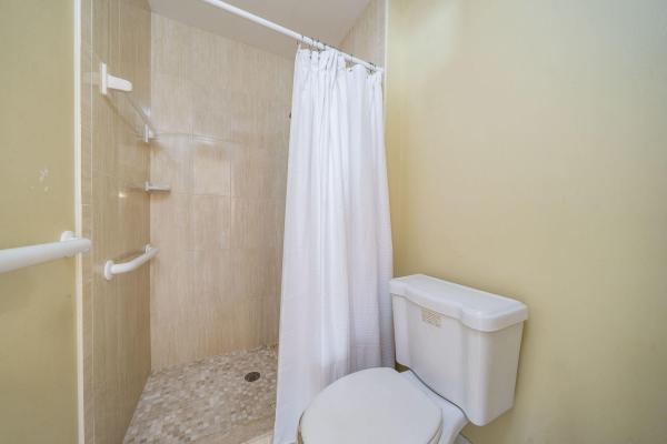 Tamberlane, 5570 Tamberlane Cir #329, Palm Beach Gardens, Florida 33418, image 3