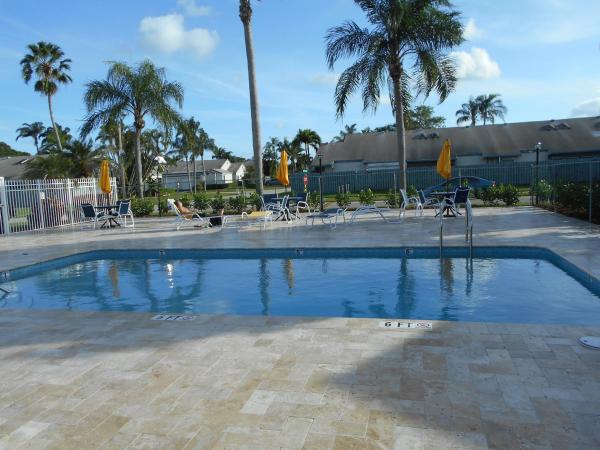 Laurel Club, 4578 #6 Bangor Ave, West Palm Beach, Florida 33417, image 2