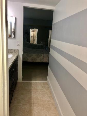 The Pines, 2164 White Pine Cir #B, Greenacres, Florida 33415, image 3
