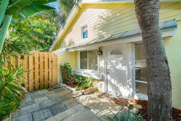 Windsor Walk, 1950 Windsor Dr, North Palm Beach, Florida 33408, image 1