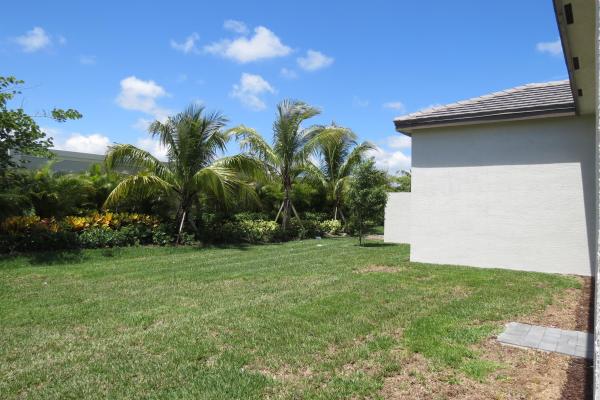 Valencia Sound, 9313 Seahorse Bay Dr, Boynton Beach, Florida 33473, image 2
