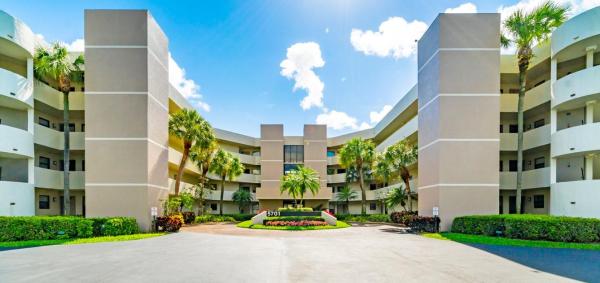 Camino Real Village, 5701 Camino Del Sol #204, Boca Raton, Florida 33433, image 1