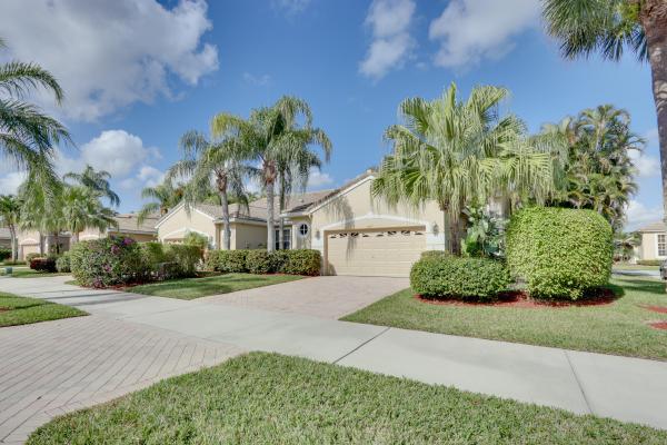 Cambridge At Wycliffe, 4677 Carlton Golf Dr, Lake Worth, Florida 33449, image 2