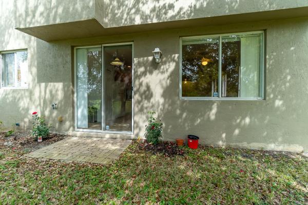 Thousand Oaks, 3185 Laurel Ridge Cir, Riviera Beach, Florida 33404, image 2