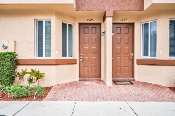 Sonoma Bay, 1925 Hibiscus Ln, Riviera Beach, Florida 33404, image 1