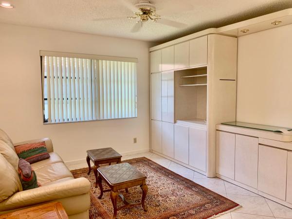 Huntington Pointe, 6133 Sunny Pointe Cir, Delray Beach, Florida 33484, image 2