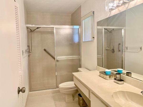 Huntington Pointe, 6133 Sunny Pointe Cir, Delray Beach, Florida 33484, image 1