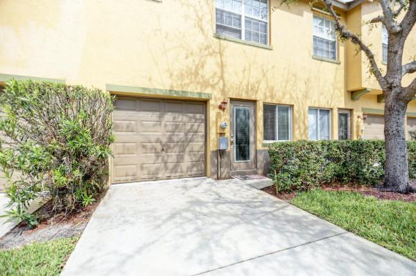 East Lake Village, 2182 SE Fern Park Dr, Port St. Lucie, Florida 34952, image 2