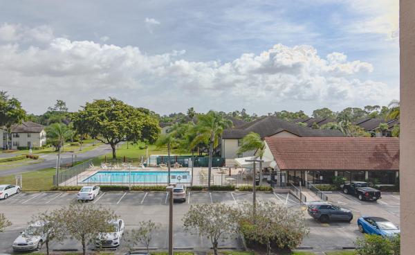 Sunrise Of Palm Beach, 7770 Tahiti Ln #402, Lake Worth, Florida 33467, image 1