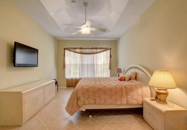 Valencia Shores, 7892 Charlemont Pt, Lake Worth, Florida 33467, image 1