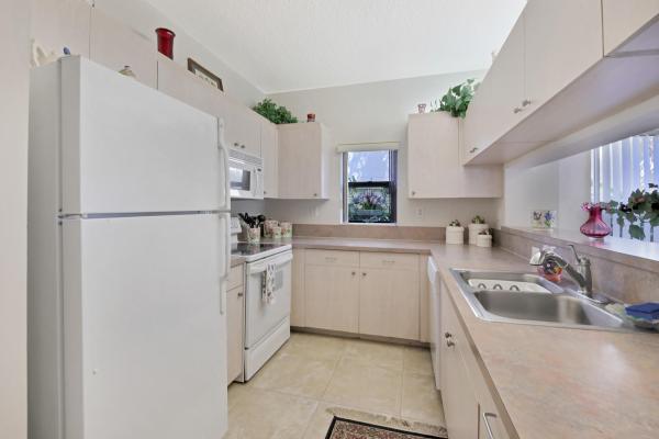 Uno Lago, 100 Uno Lago Dr #101, Juno Beach, Florida 33408, image 1