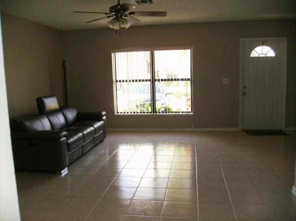 Lantana Homes, 5804 Ellis Hollow Rd E, Lake Worth, Florida 33463, image 1