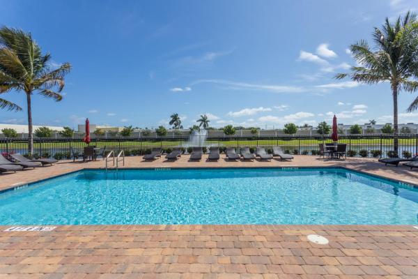 Eastside Village, 4230 N Dixie Hwy #112, Oakland Park, Florida 33334, image 1
