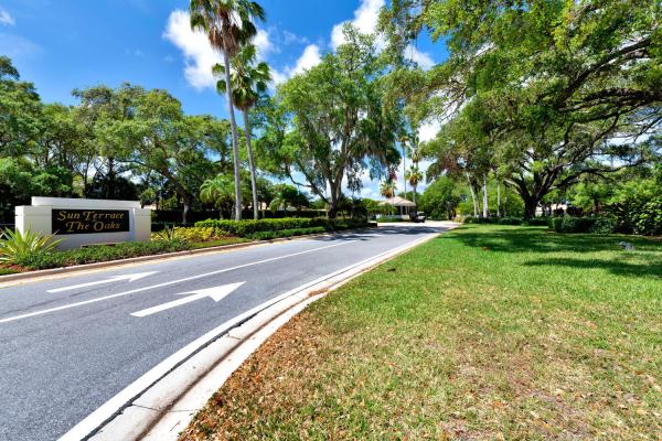 Sun Terrace At The Oaks, 2001 Silverleaf Oak Ct, Palm Beach Gardens, Florida 33410, image 1