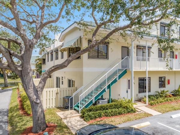 Bella Vista On The Park, 530 Bella Vista Ct S, Jupiter, Florida 33477, image 2