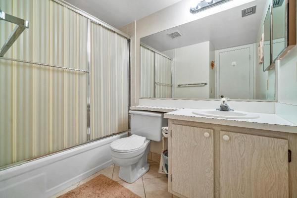 Pine Ridge South 4, 411 Pine Glen Ln #C-2, Greenacres, Florida 33463, image 1