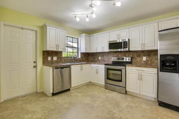 Valencia Estates, 12721 Westhampton Cir, Wellington, Florida 33414, image 3