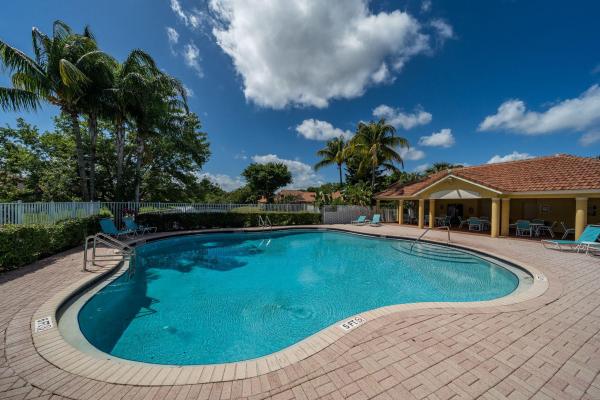 Via Jardin At Woodbine, 1039 Via Jardin, Riviera Beach, Florida 33418, image 3