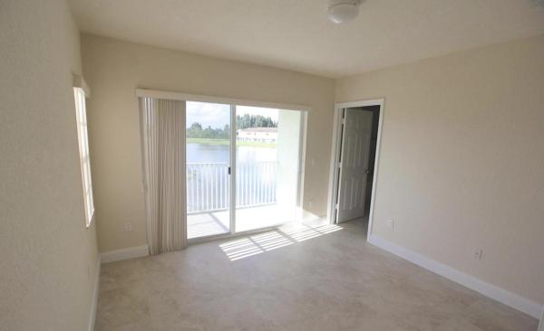 Emerald Lake Townhomes, 4180 Emerald Vis, Lake Worth, Florida 33461, image 2
