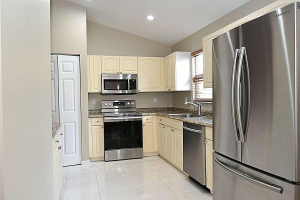 Saratoga Lakes, 240 Saratoga Blvd, Royal Palm Beach, Florida 33411, image 2