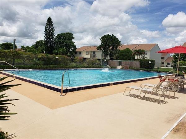 Canalakes, 102 Shoreview Dr, Greenacres, Florida 33463, image 1