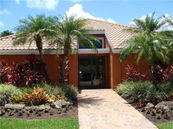 Estada Of Los Paseos, 6120 Caliente Ln, Boca Raton, Florida 33433, image 2