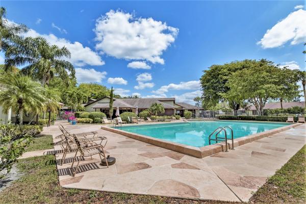 Strathmore Gate West, 304 Cactus Hill Ct, Royal Palm Beach, Florida 33411, image 3