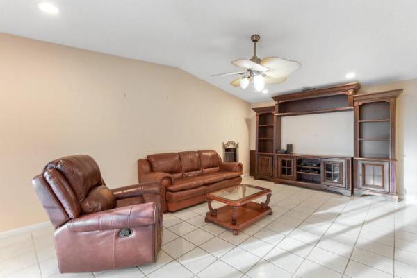 Viburnum At Las Verdes, 5491 Viburnum Cir, Delray Beach, Florida 33484, image 2
