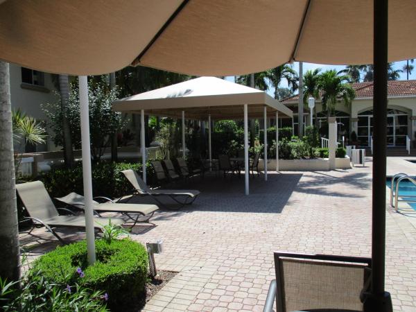 The Sterling Villages Of Palm Beach Lakes, 20205 Glenmoor Dr, West Palm Beach, Florida 33409, image 2
