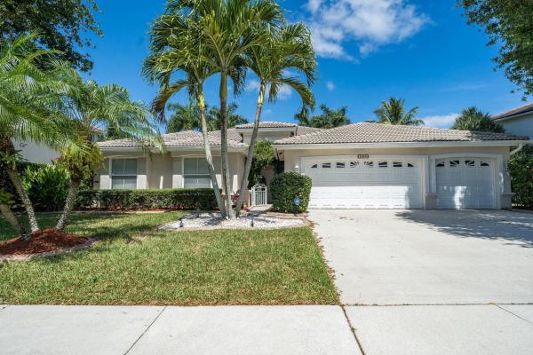 La Gorce Village, 5850 La Gorce Cir, Lake Worth, Florida 33463, image 1