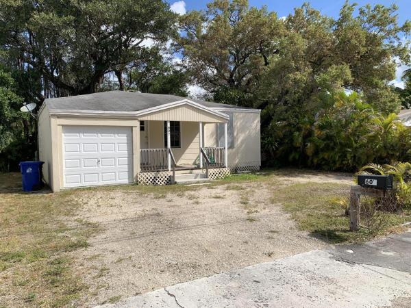 Pinewood Place, 611 SW 9th St, Fort Lauderdale, Florida 33315, image 2