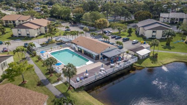 Pine Ridge North 1, 535 Shady Pine Way #B1, Greenacres, Florida 33415, image 2