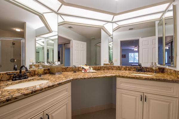 Dunbar Woods, 1103 Duncan Cir #204, Palm Beach Gardens, Florida 33418, image 2