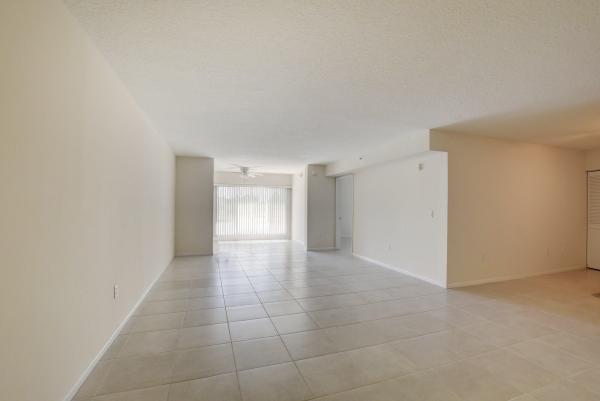 Regal Shores North At Coral Lakes, 5842 Crystal Shores Dr #204, Boynton Beach, Florida 33437, image 2