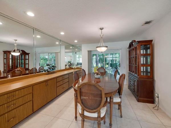Wiltshire Village Of Greenview Shores 2, 1324 Brampton Cv, Wellington, Florida 33414, image 3