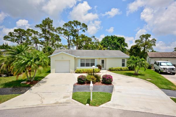 Lucerne Lakes South, 4328 Lisa Dr, Lake Worth, Florida 33467, image 1