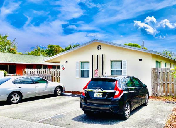 Lake Worth Town, 1018 S M St, Lake Worth Beach, Florida 33460, image 1